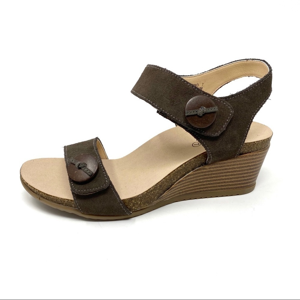 Ekoes 152-7B leather wedge sandals almond